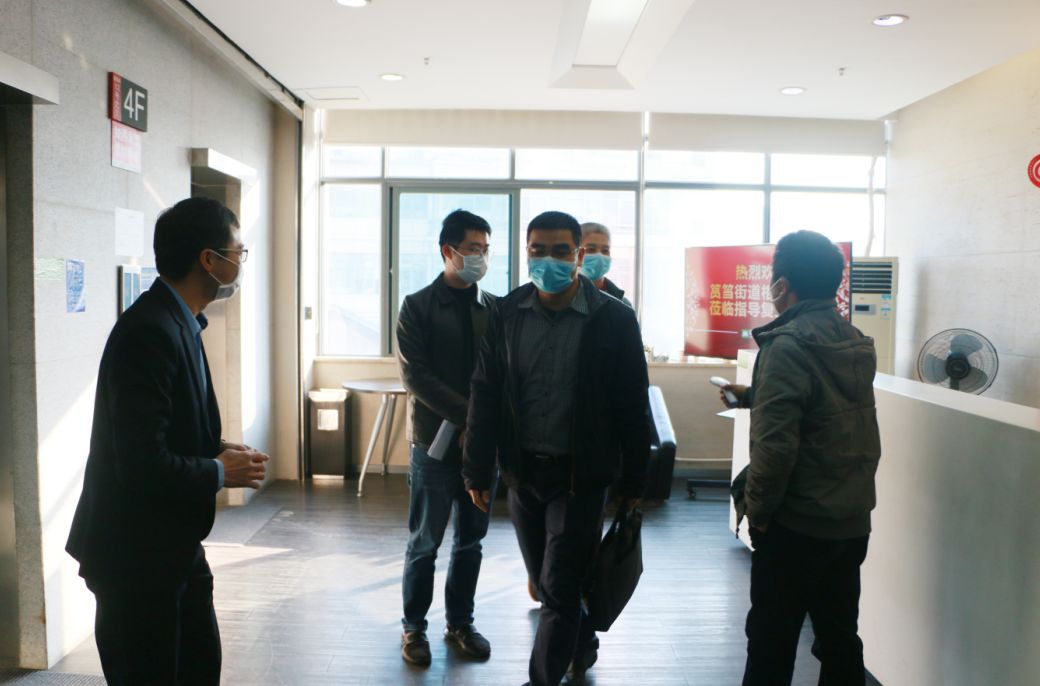 多志成城，携手抗疫 | 筼筜街路主任苏克一行光临Z6尊龙领导复工情况